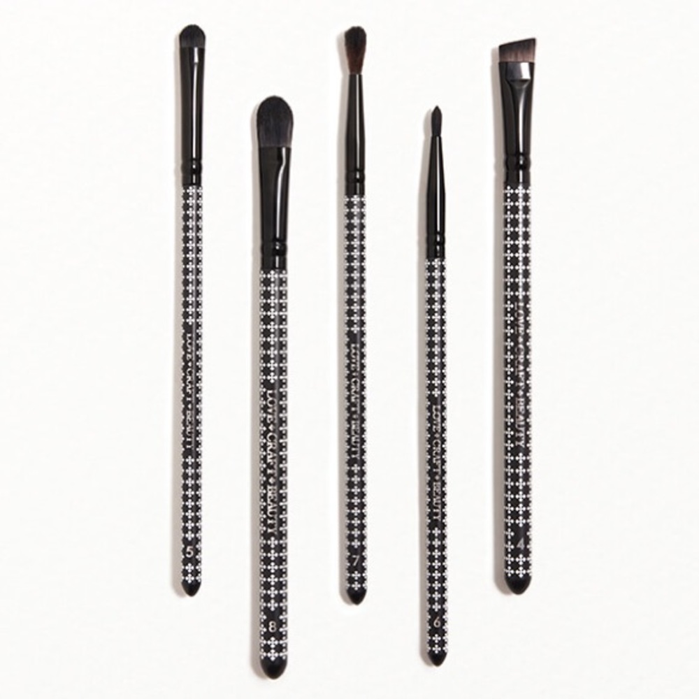 NWT Detailed Eyebrush Set